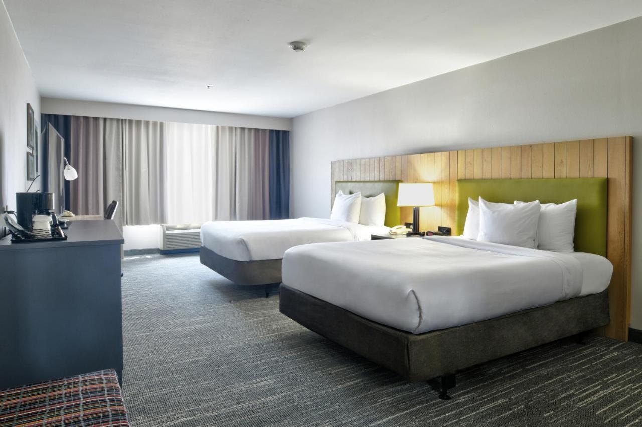 Hotel Country & By Radisson, Airport, Ok Oklahoma City