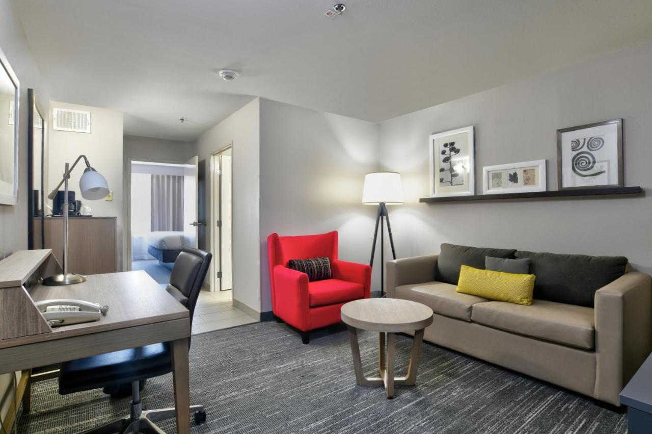 Country & By Radisson, Airport, Ok 3*