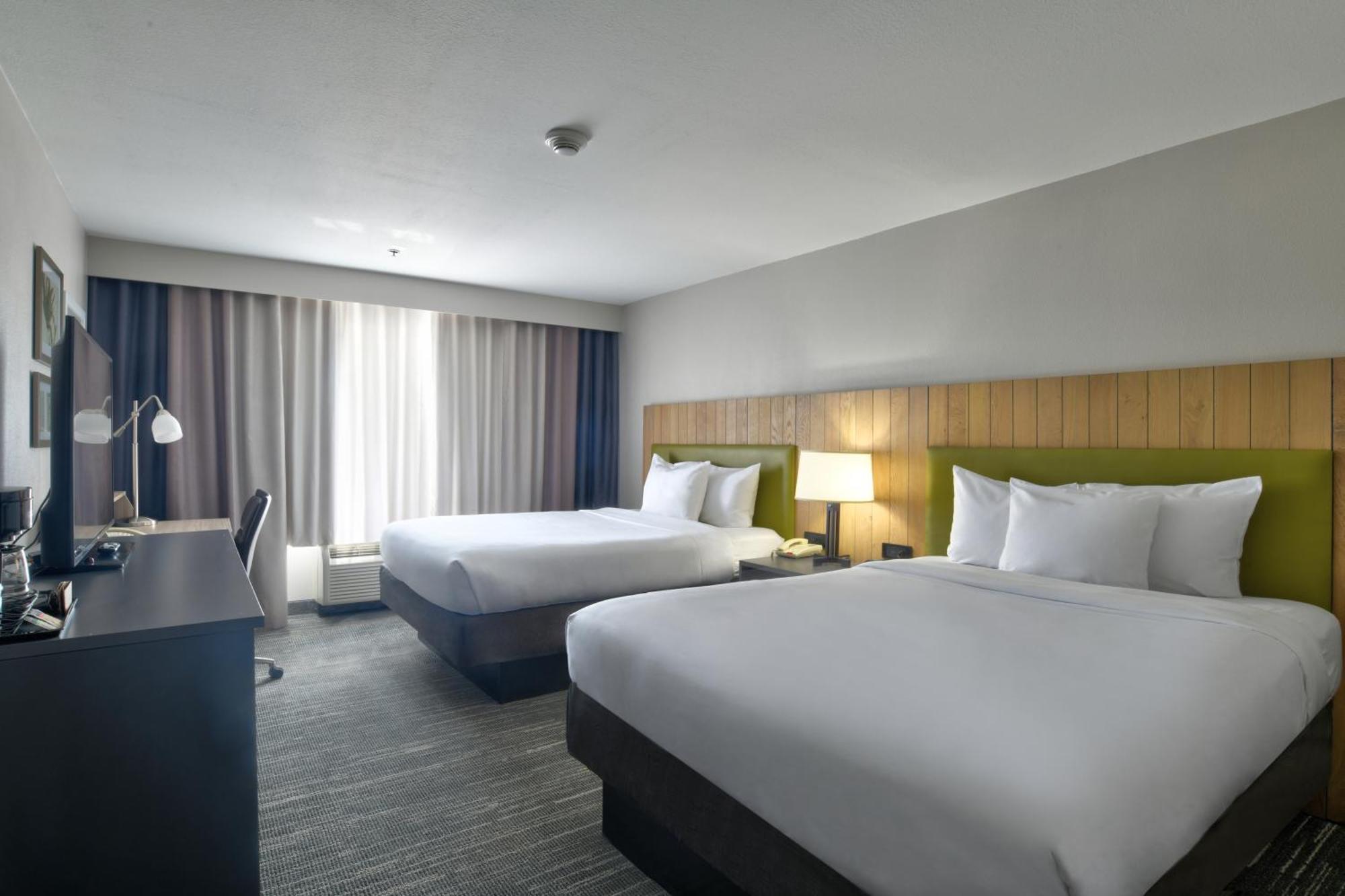 Hotel Country & By Radisson, Airport, Ok 3*