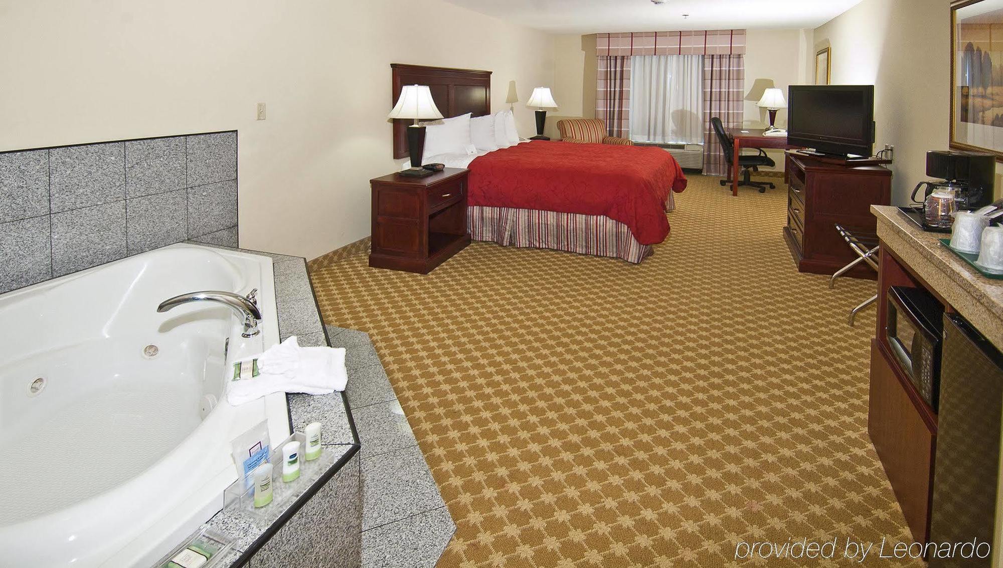 Hotel Country & By Radisson, Airport, Ok