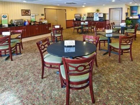 Hotel Country & By Radisson, Airport, Ok Oklahoma City